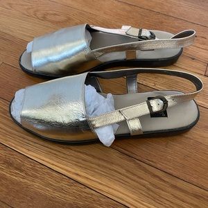 Vintage aerosoles gold sandals